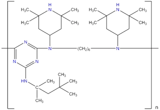Poli [[6-[(1,1, 3,3-tetrametilbutil) amino]-1, 3,5-triazina-2, 4-diil][(2,2, 6,6-tetrametil4-piperidinil) imino]-1,6-hexanodiil [(2,2, 6,6-tetrametil-4-piperidinil) imino]])