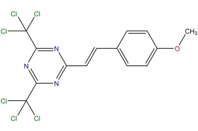 2-[2-(4-Metoxifenil-2-il) vinil]-4,6-bis (triclorometil) 1, 3,5-triazina